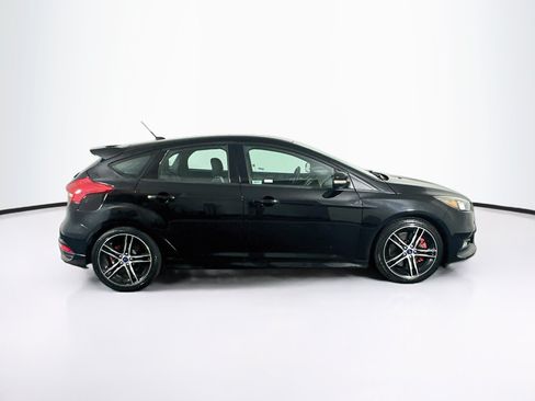 Used 2016 Ford Focus ST FWD image 10