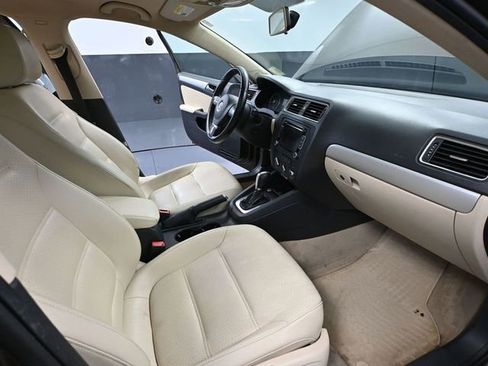 Used 2014 Volkswagen Jetta SE image 42