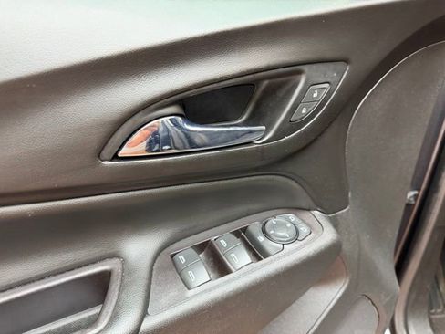 Used 2022 Chevrolet Equinox LT FWD image 19