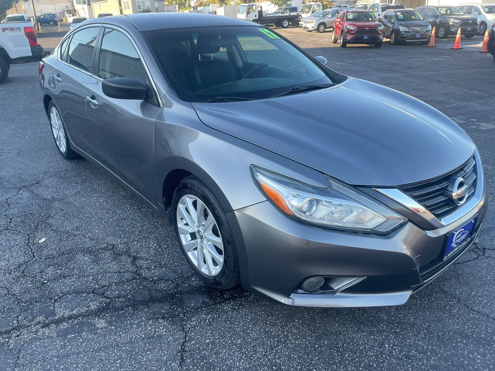 Used 2017 Nissan Altima 2.5 SV FWD image 3