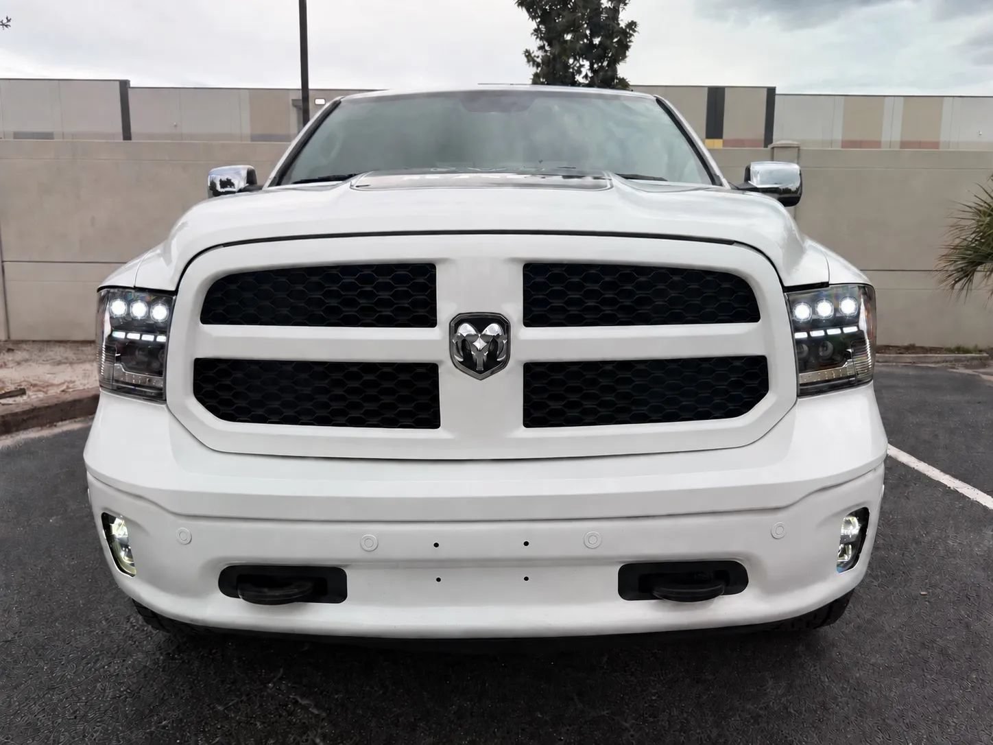 Used 2015 RAM 1500 Laramie Longhorn w/ Convenience Group AWD/4WD image 2
