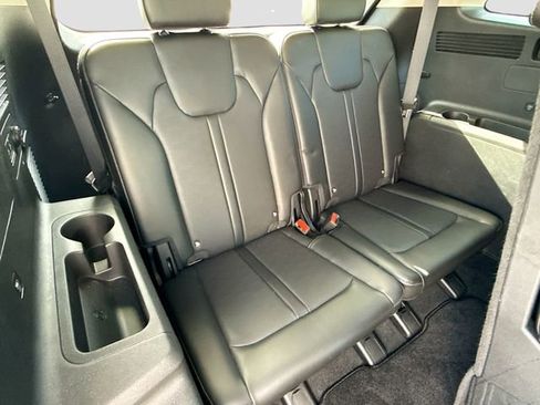 Used 2024 Kia Sorento S FWD image 27