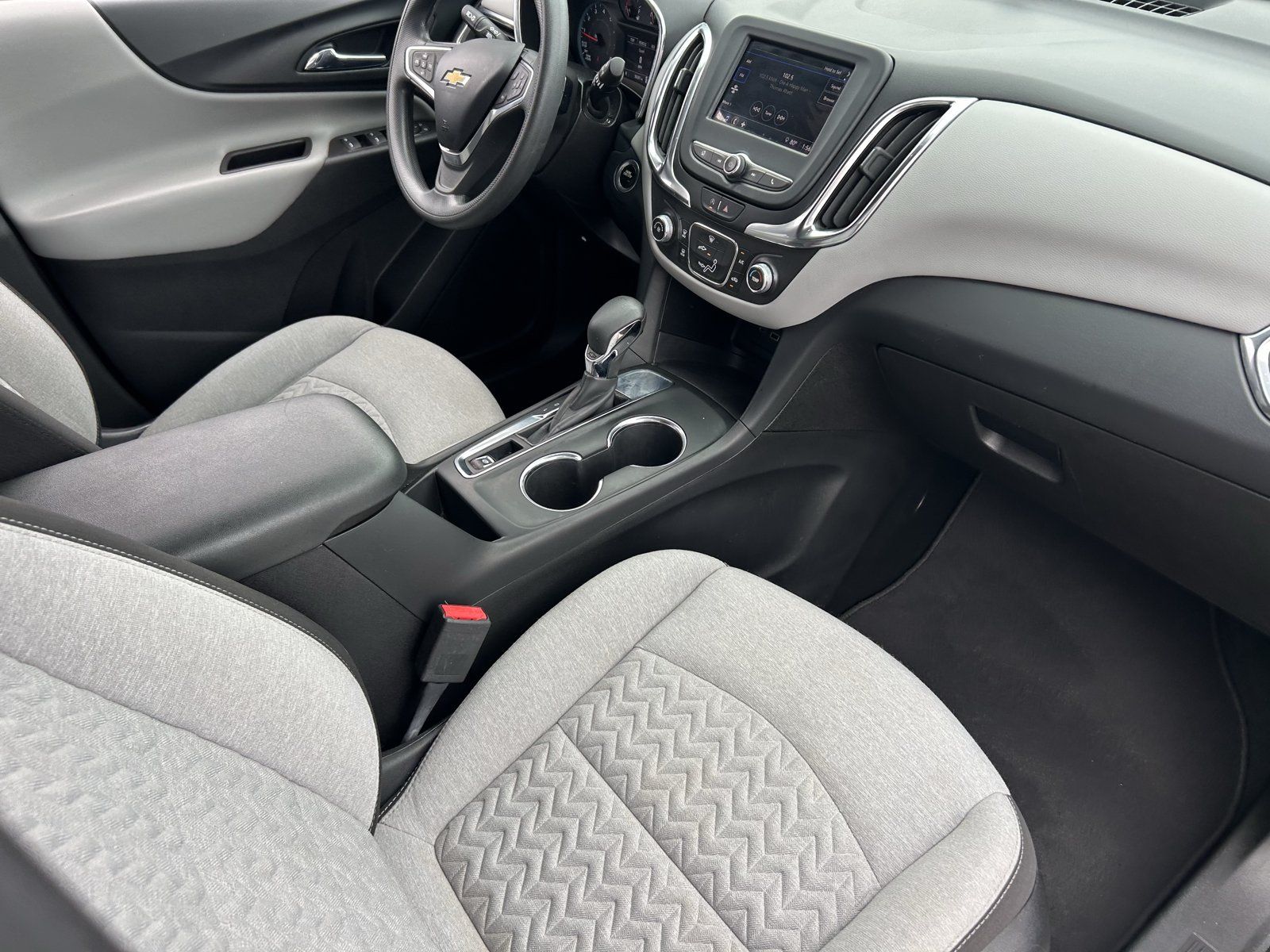 Used 2022 Chevrolet Equinox LS FWD image 13