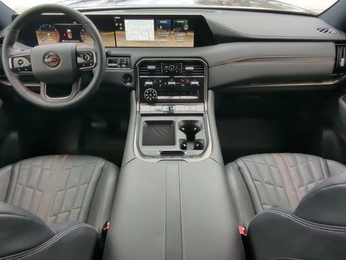 Used 2025 Nissan Armada PRO-4X image 13