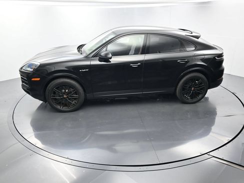 Certified 2026 Porsche Cayenne E-Hybrid Coupe AWD/4WD image 35
