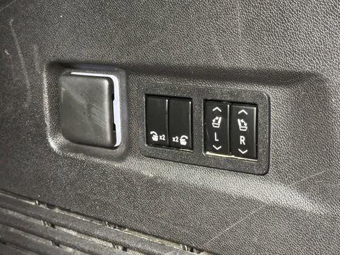 Used 2021 GMC Yukon XL AT4 w/ Rear Media and Nav Package image 21