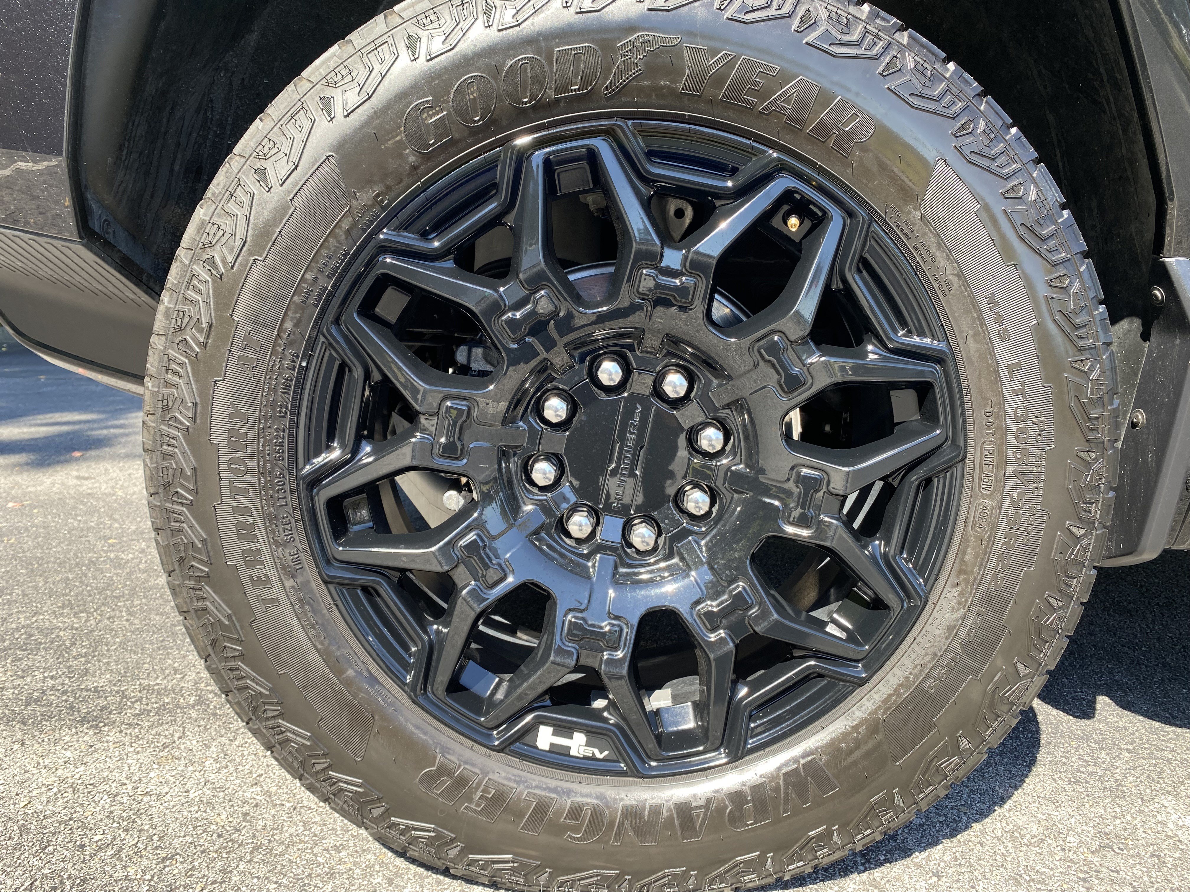 Used 2025 GMC Hummer EV 2X AWD/4WD image 42