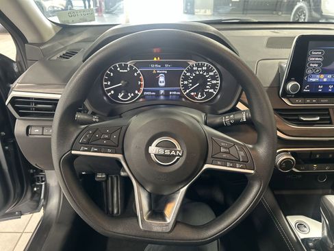 Certified 2023 Nissan Altima 2.5 SV FWD image 19