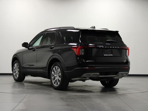 New 2026 Ford Explorer Active w/ Active Comfort Package image 6