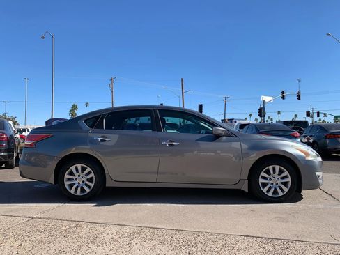 Used 2015 Nissan Altima 2.5 S w/ Power Driver Seat Package FWD image 4
