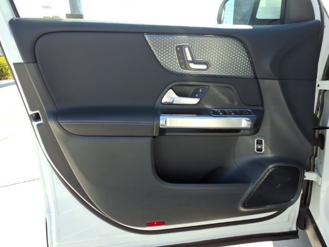 New 2026 Mercedes-Benz GLB 250 image 12