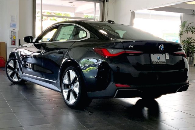 New 2026 BMW i4 eDrive40 w/ Premium Package RWD image 3
