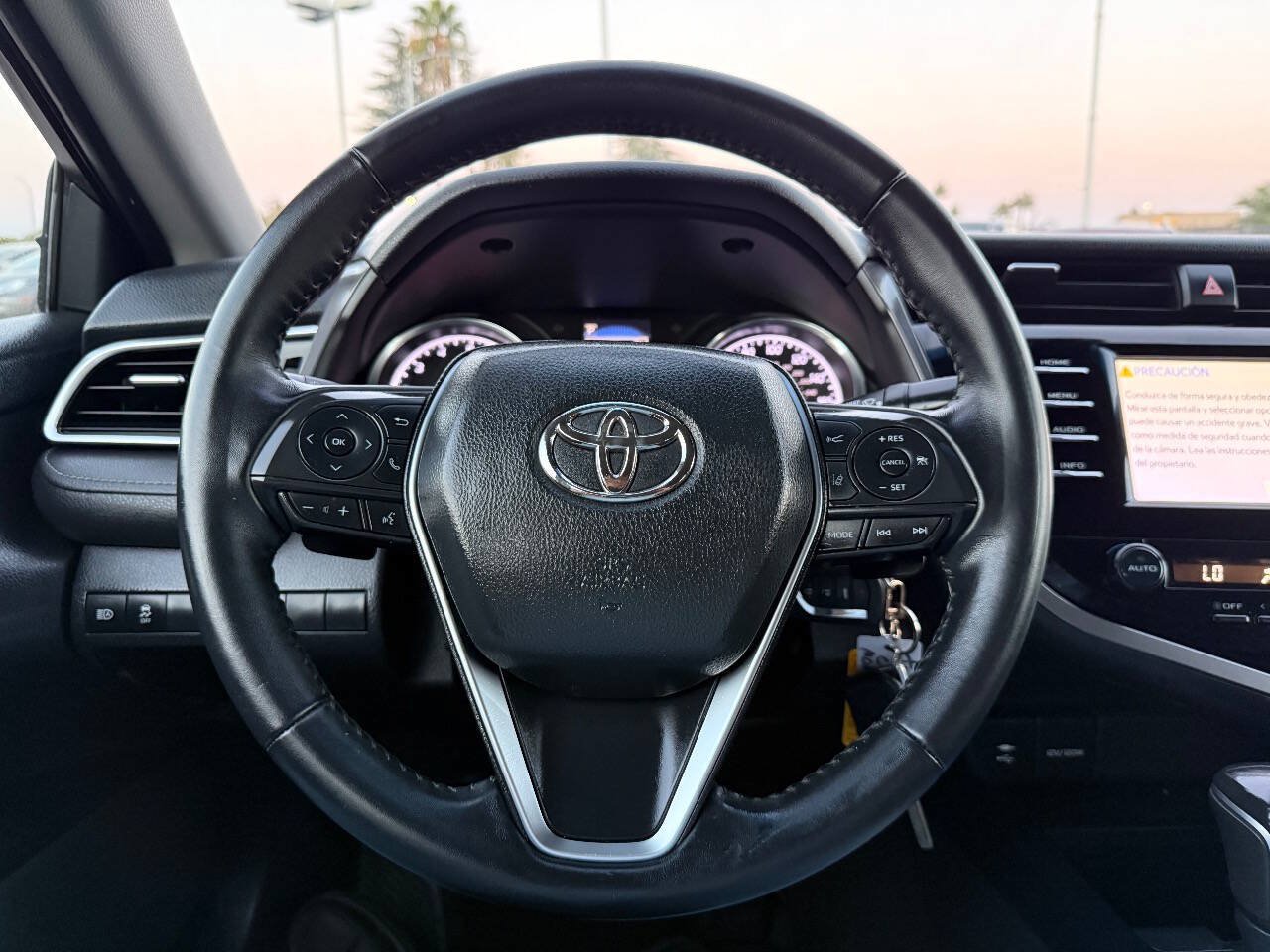 Used 2018 Toyota Camry SE FWD image 16