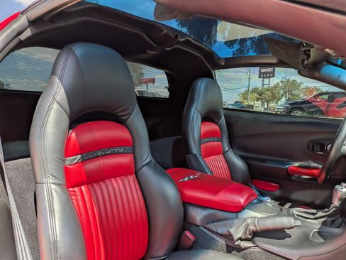 Used 1999 Chevrolet Corvette Coupe w/ Memory Pkg image 27