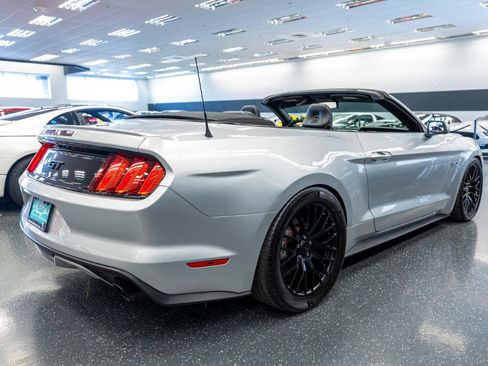 Used 2015 Ford Mustang GT Premium RWD image 5