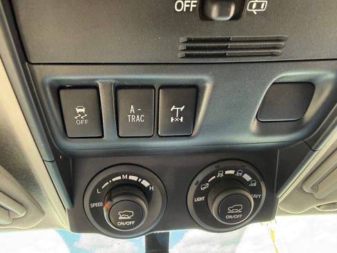 Used 2014 Toyota 4Runner Trail AWD/4WD image 75
