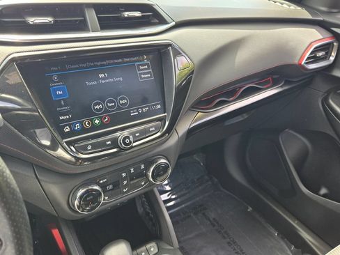 Used 2021 Chevrolet TrailBlazer RS w/ Sun and Liftgate Package FWD image 19