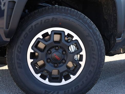 New 2025 Toyota Tacoma TRD Off-Road image 4