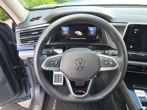 Used 2025 Volkswagen Atlas Peak Edition SE AWD/4WD image 16