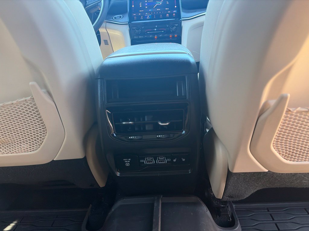 Used 2023 Jeep Grand Cherokee Limited AWD/4WD image 36
