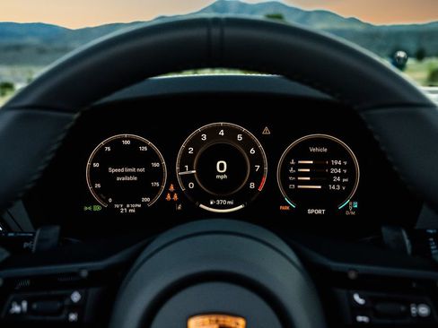 Used 2026 Porsche 911 Carrera RWD image 9