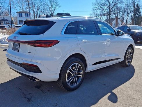 Used 2025 Audi Q5 Premium w/ Convenience Package image 23