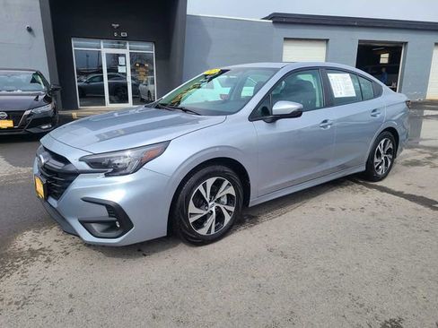 Used 2025 Subaru Legacy Premium AWD/4WD image 2