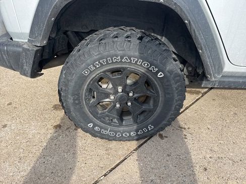 Used 2023 Jeep Wrangler Unlimited w/ Cold Weather Group image 7