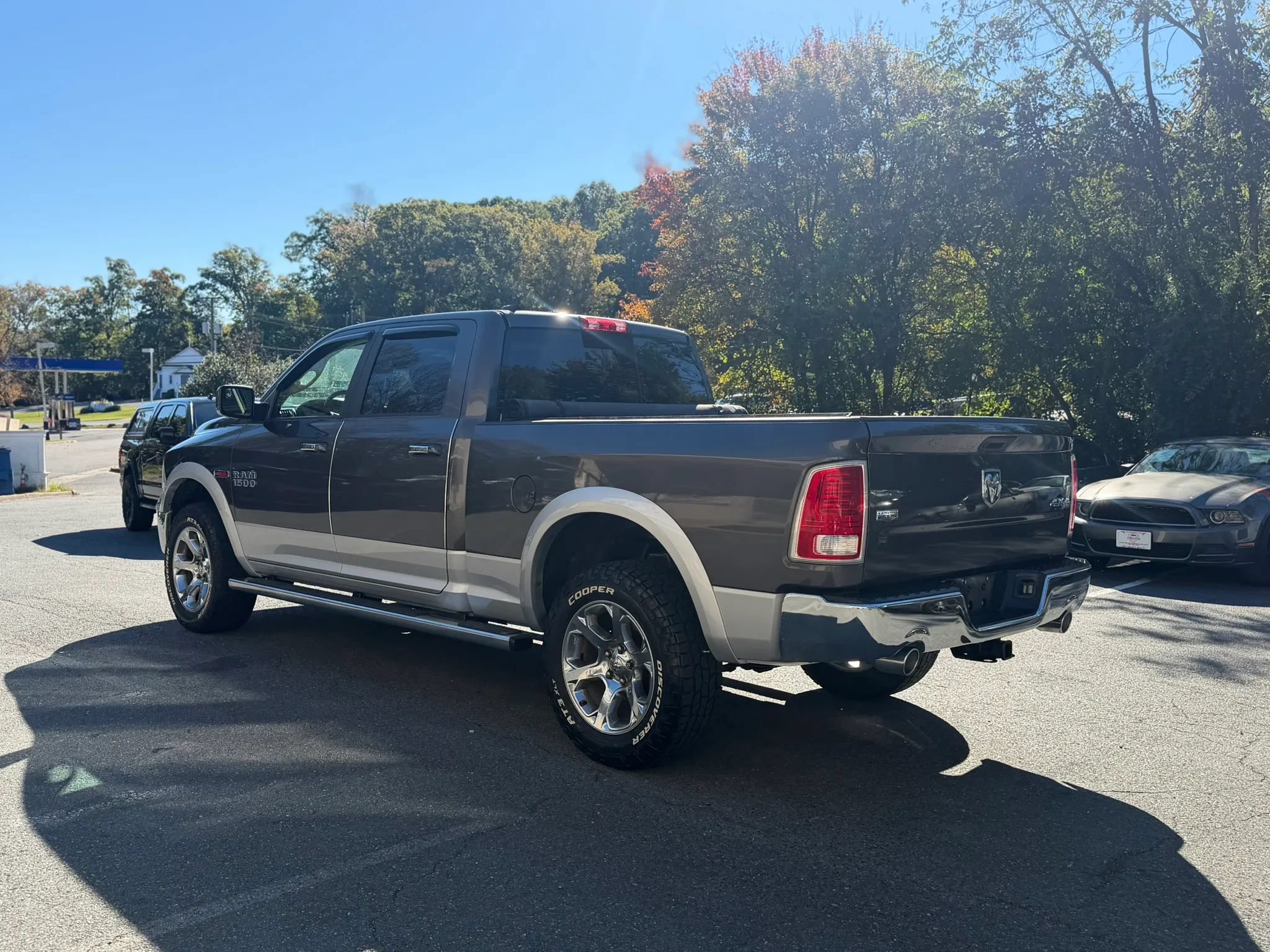 Used 2016 RAM 1500 Laramie w/ Convenience Group AWD/4WD image 5