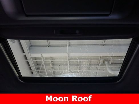 Used 2024 Toyota Sienna Platinum image 10