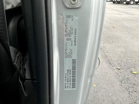 New 2026 RAM 5500 4x4 Regular Cab image 32