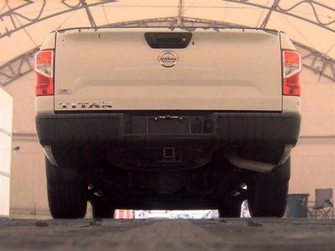 Used 2017 Nissan Titan S RWD image 7