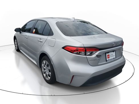 Used 2023 Toyota Corolla LE FWD image 9