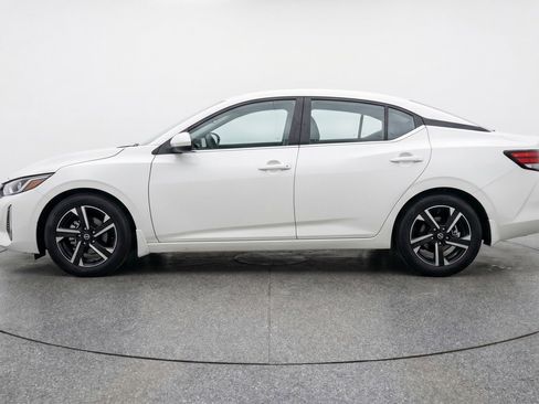Used 2025 Nissan Sentra SV FWD image 5