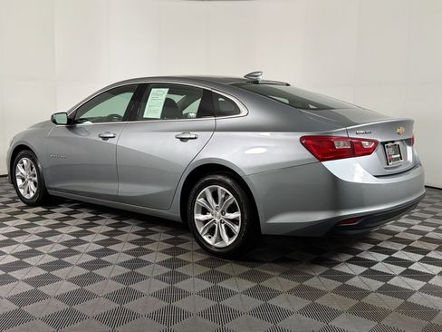 Used 2025 Chevrolet Malibu LT FWD image 2