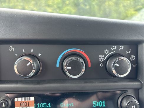 New 2025 Chevrolet Express 3500 w/ Power Convenience Package image 21