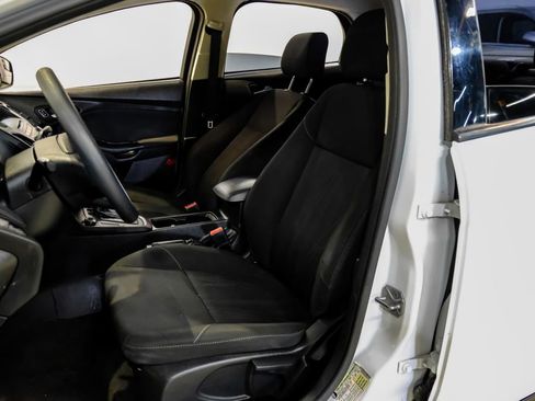 Used 2017 Ford Focus SE image 29