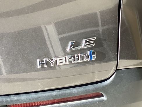 Certified 2024 Toyota Sienna LE FWD image 11
