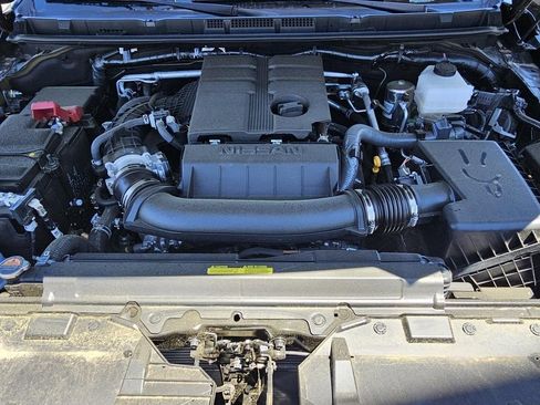 Used 2025 Nissan Frontier SV w/ SV Convenience Package image 17
