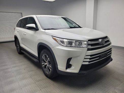 Used 2019 Toyota Highlander LE image 13
