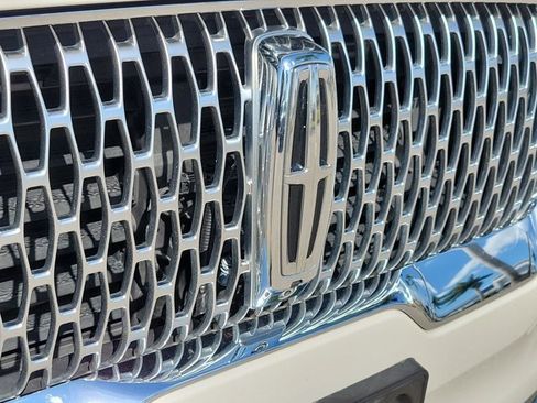 Certified 2020 Lincoln Aviator Reserve w/ Equipment Group 202A image 7