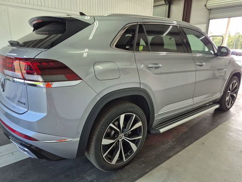 Used 2025 Volkswagen Atlas Cross Sport SEL Premium R-Line AWD/4WD image 4