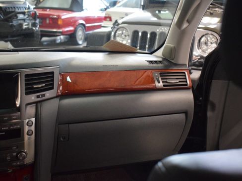 Used 2008 Lexus LX 570 4WD image 41