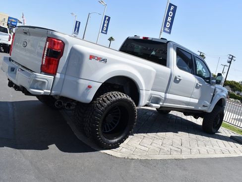 Used 2025 Ford F450 Lariat w/ FX4 Off-Road Package image 2