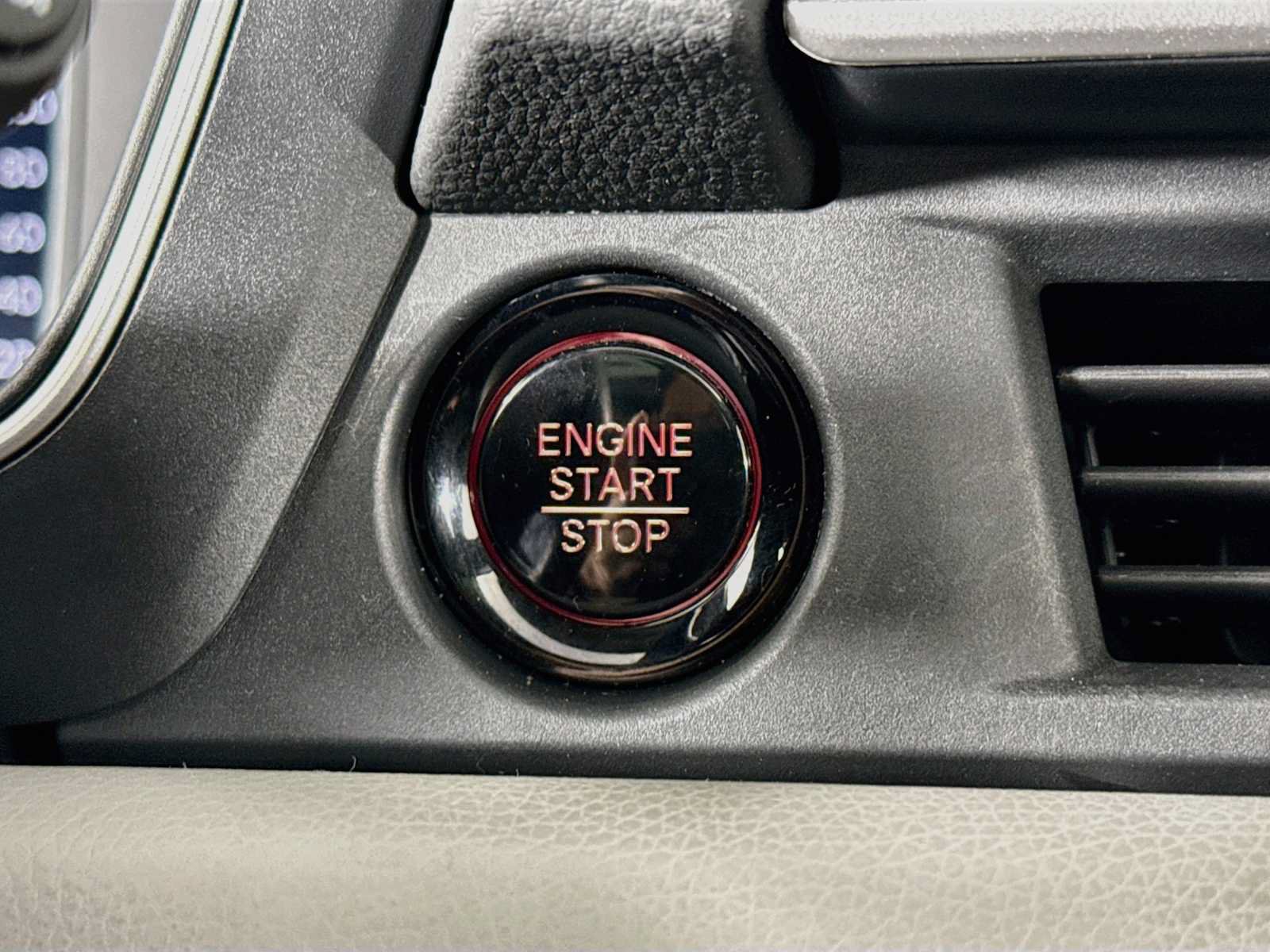 Certified 2024 Honda Pilot Elite image 23