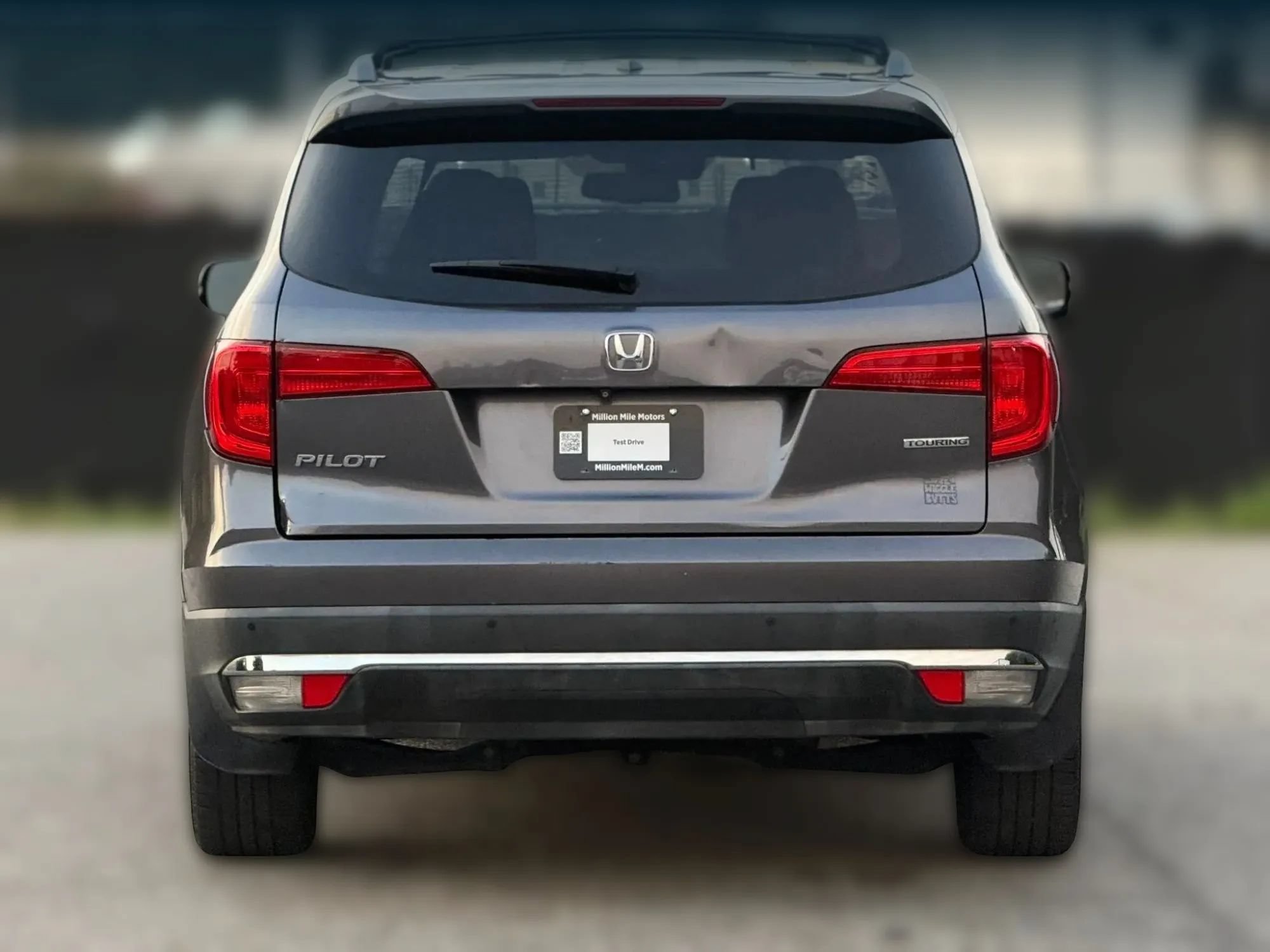 Used 2017 Honda Pilot Touring image 4