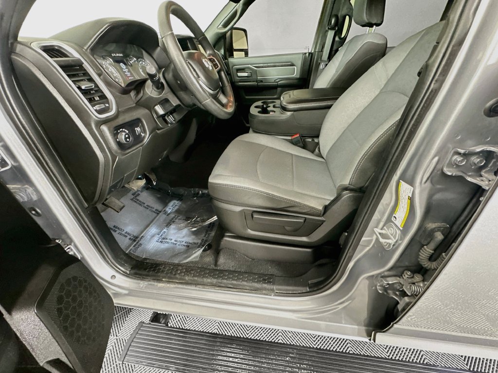 Used 2023 RAM 2500 Big Horn AWD/4WD image 30