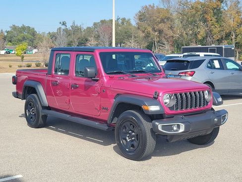 Used 2024 Jeep Gladiator Sport image 3
