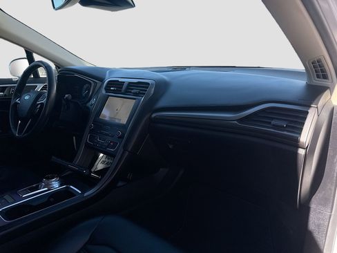 Used 2020 Ford Fusion SEL image 31