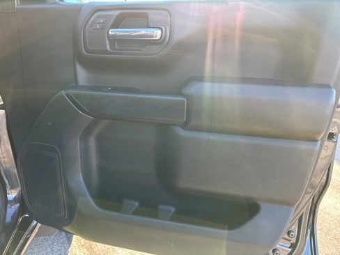 Used 2022 Chevrolet Silverado 1500 Custom image 12